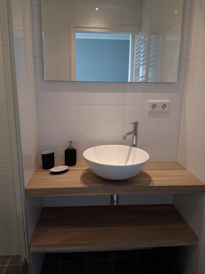 Vakantiewoning 100M Van Het Strand Met 1 Slaapkamer Westkapelle Luaran gambar